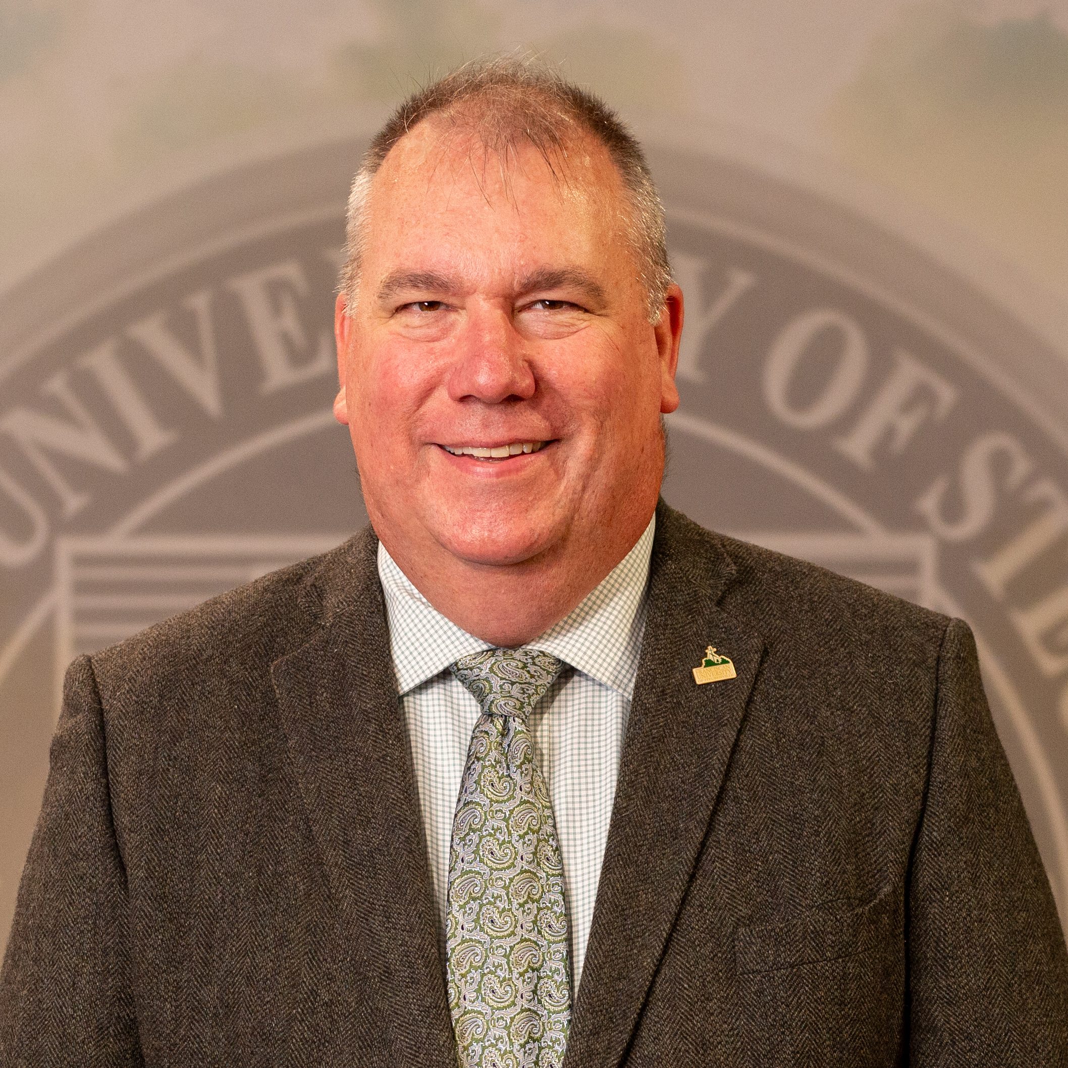 Dr. Eric Haenni_portrait cropped Aug 2023