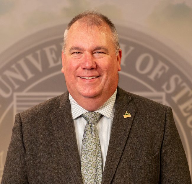 Dr. Eric Haenni_portrait cropped Aug 2023